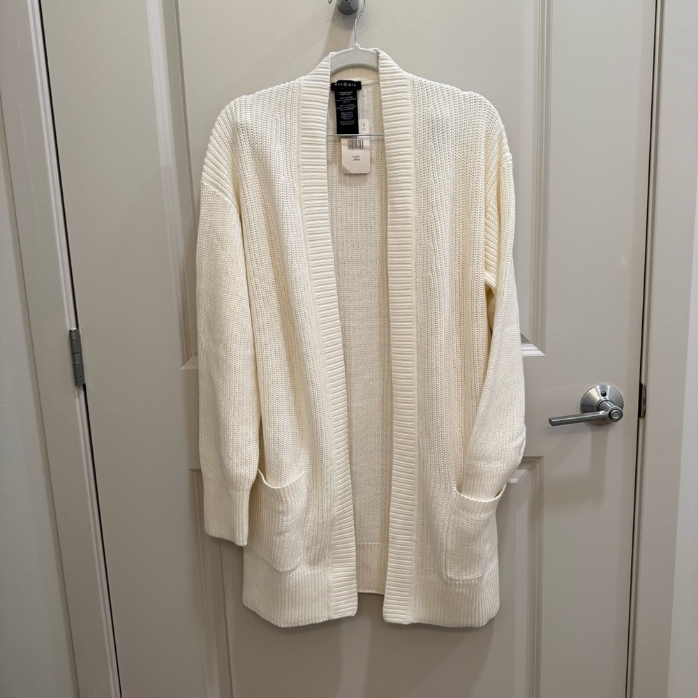 NWT. Women's Ivory Open-Front Sweater, size L